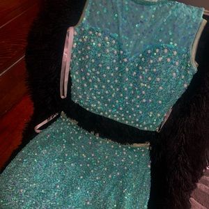 This is a homecoming dress i only wore one time it's in very good condition